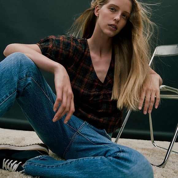 Madewell | Gathered V-Neck Top in Plaid - Picture 8 of 9